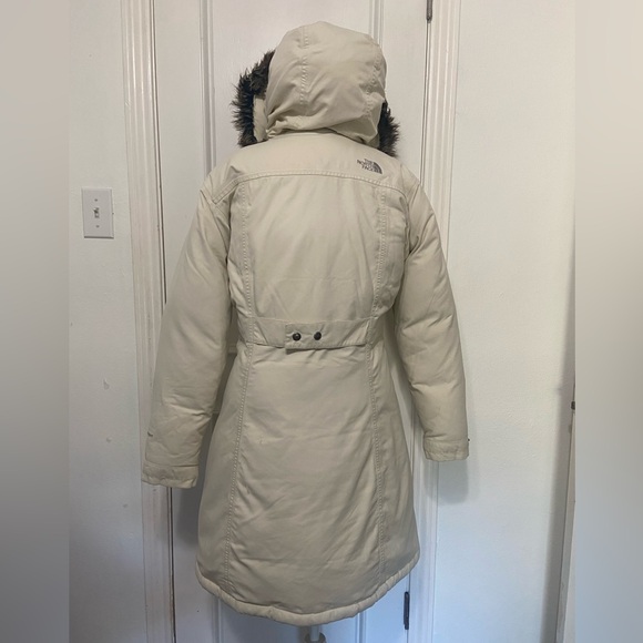 The North Face EUC women's M long arctic down parka with faux fur lined hood - Picture 11 of 16